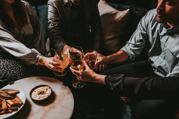 12 Cocktail Bar