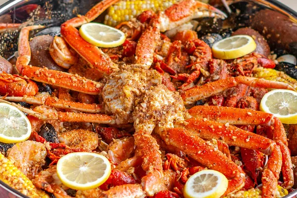 192 Crab & Lobster Juicy Seafood and Bar Restaurant