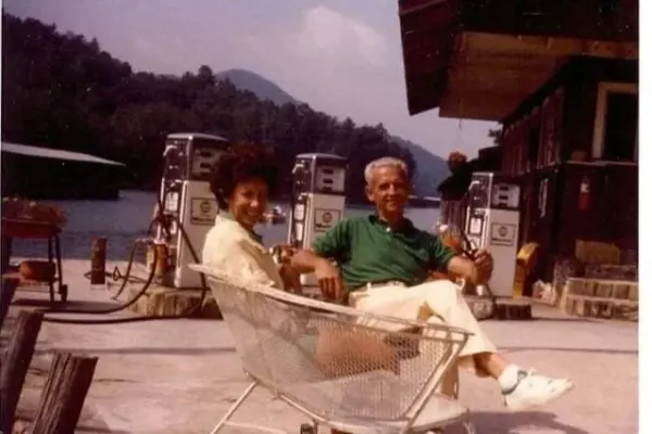 1967 Lakeside Dining