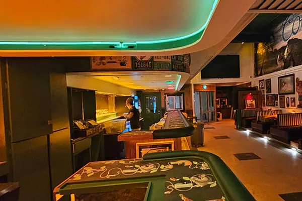 5 Points Liquor Lounge