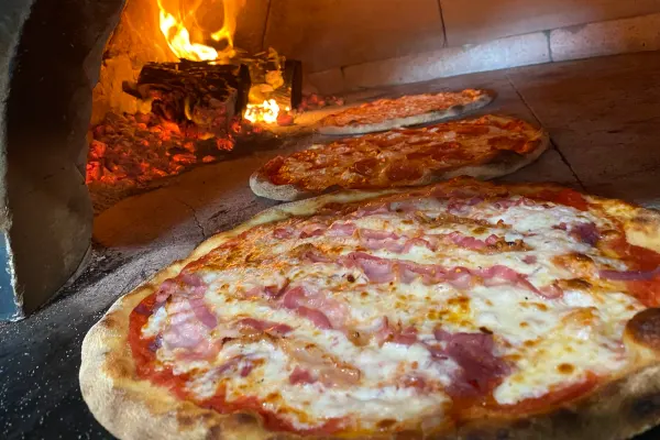 Al Forno Neapolitan Wood Fire Pizza