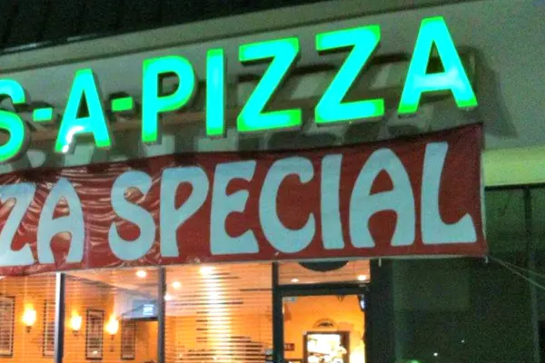 At's A Pizza