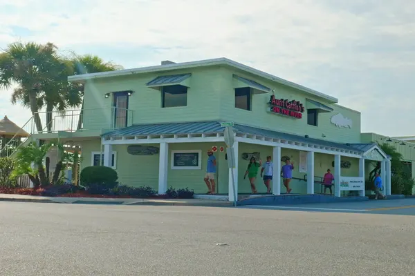 Aunt Catfish's On The River
