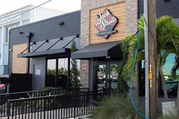 Back Streets Sports Bar in Cape Coral, FL