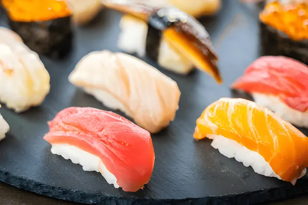 BAITONG Thai & Sushi Bar Restaurant