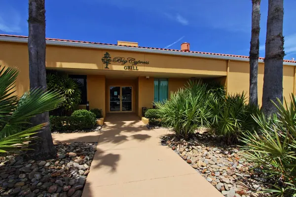 Big Cypress Grill Restaurant & Tavern