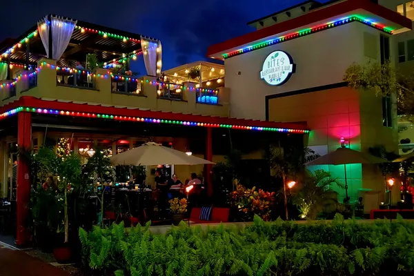 Bites & Bubbles