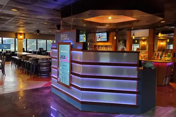 Boss Ladies Gastrobar & Billiards