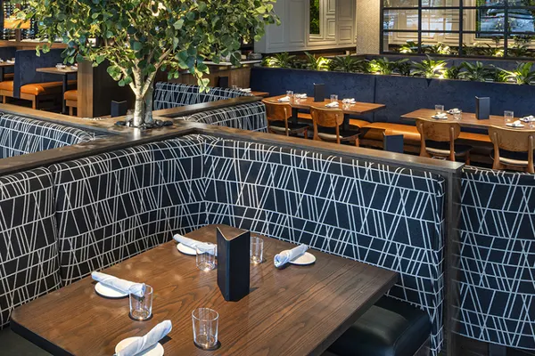 Burtons Grill & Bar