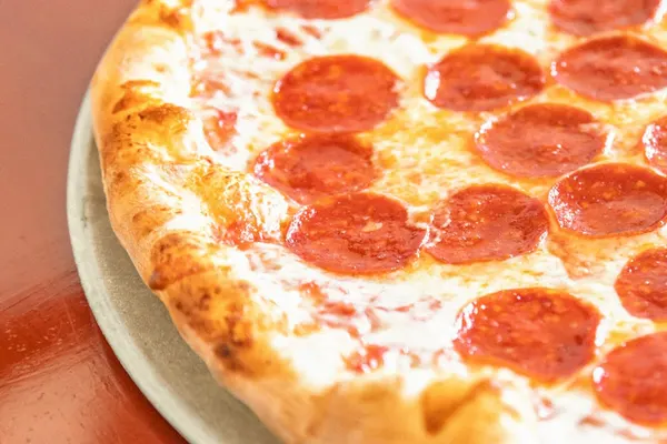 Capone's Flicker Lite Pizza & Raw Bar in Hollywood, FL