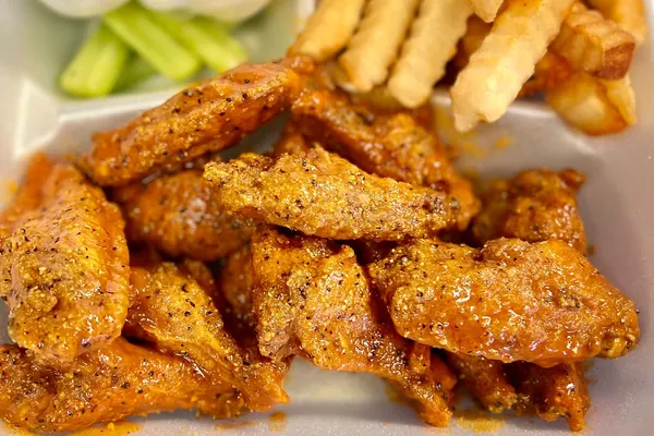 CC's Wings & Things