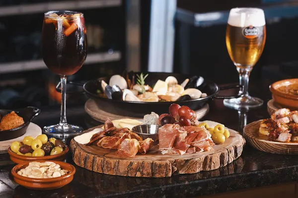 Cepas Wine & Tapas Bar
