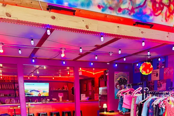 Chill Roadside Bar & Stuff