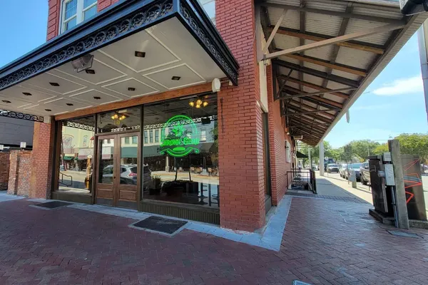 Chronic Guru Dispensary & Lounge - Deland