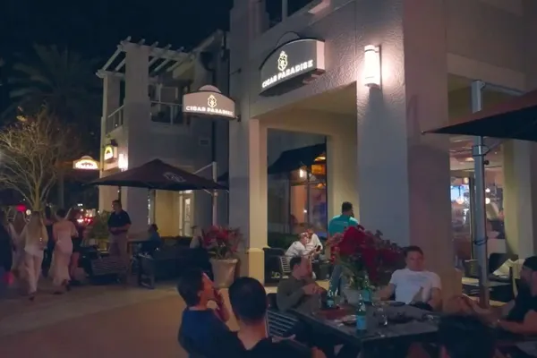 Cigar Paradise Royal Lounge