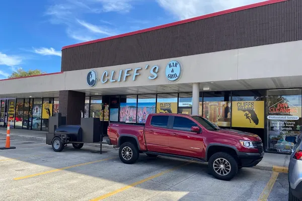 Cliffs Bar & Grill