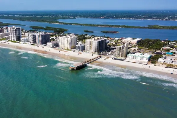 Crabby Joe's Deck & Grill - Daytona Beach