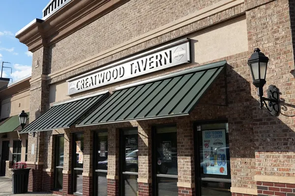 Creatwood Tavern & Rooftop