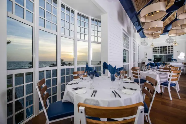 Crow’S Nest Steakhouse