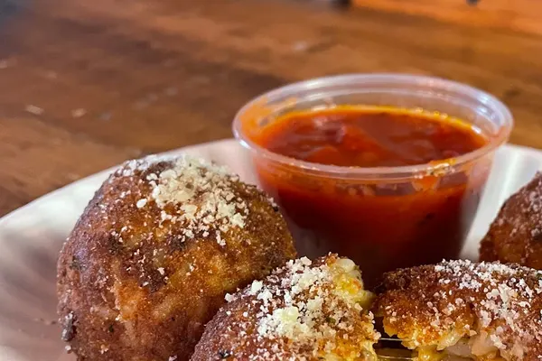 Cusato's Eatery ~ Pizza, Wings & Italian Food Albany