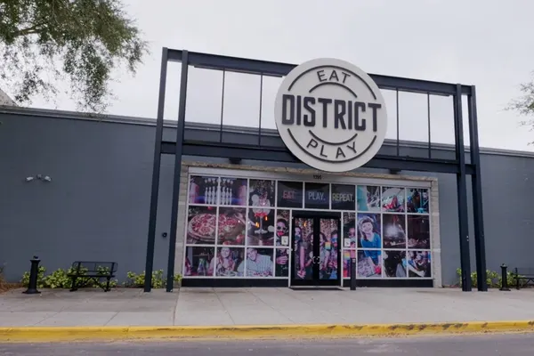 District Eat & Play