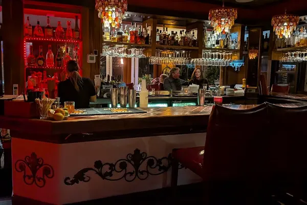 Djon's Steak And Lobster House