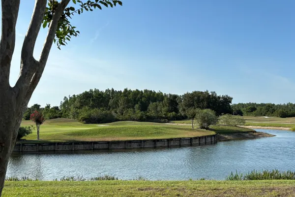 Double Bogeys Tavern & Grille