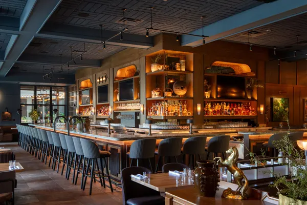 Earls Kitchen + Bar Miami Worldcenter