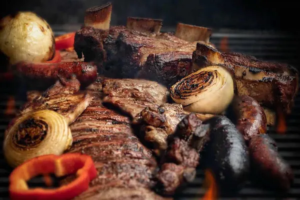 El Puerto Restaurant & Grill