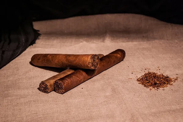 Estate Cigars & Social