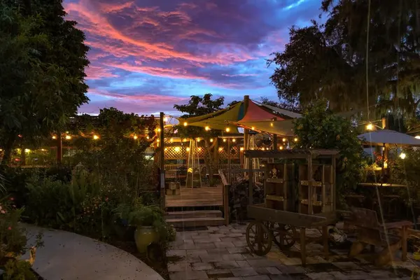 Faded Bistro And Beer Garden