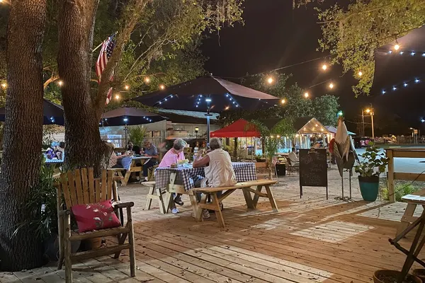 Front Porch Restaurant & Pie Shop