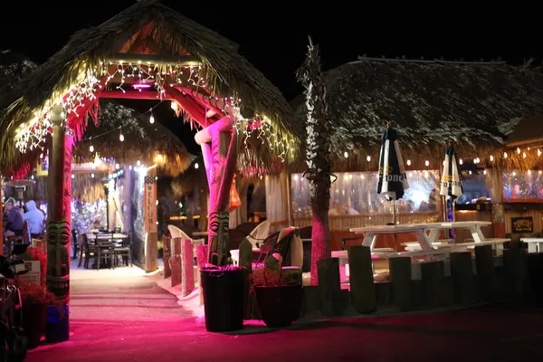 G.I. Jade Tiki Bar & Bistro