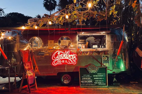 Garbo's Grill @ Hanks!