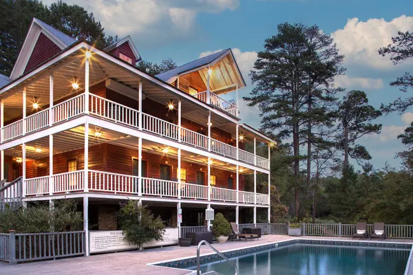 Glen-Ella Springs Inn & Restaurant