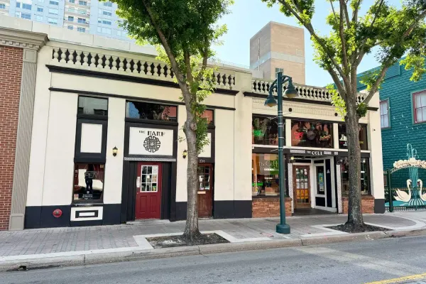 Harp & Celt Irish Pub & Restaurant
