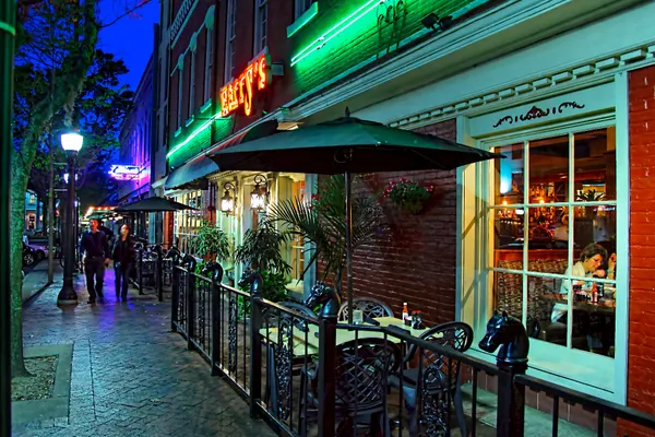 Harry's Seafood Bar & Grille