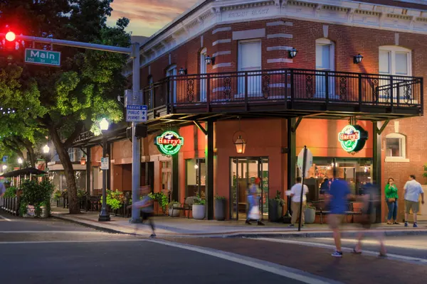 Harry's Seafood Bar & Grille - Lakeland