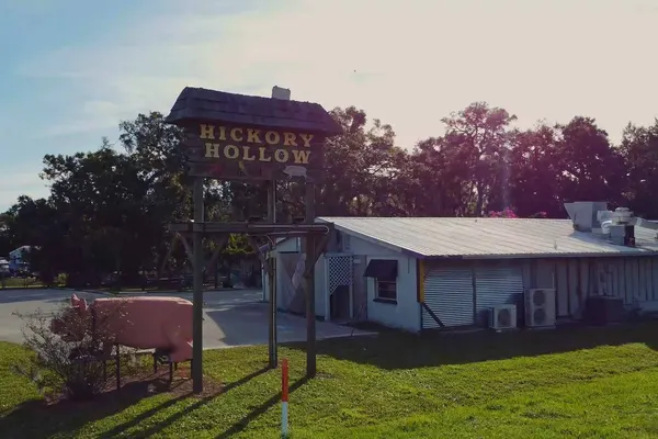 Hickory Hollow