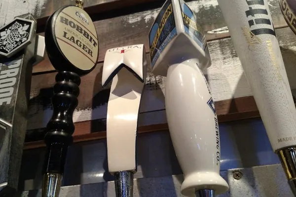 Hobbit American Grill - East