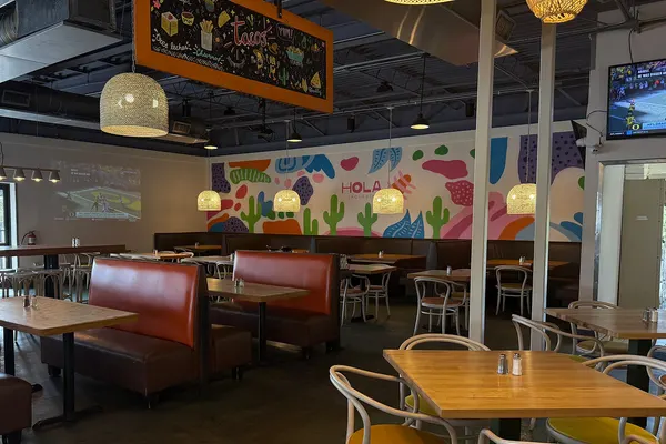 HOLA! Taqueria & Bar