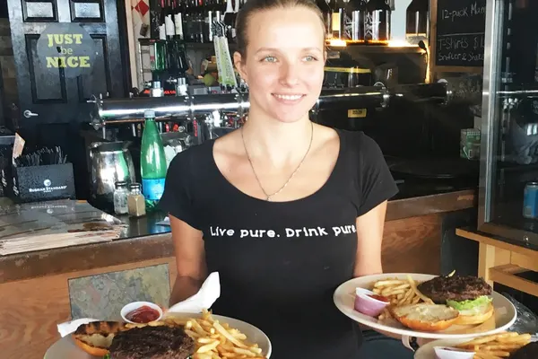 Hollywood Brewery Bar & Grill