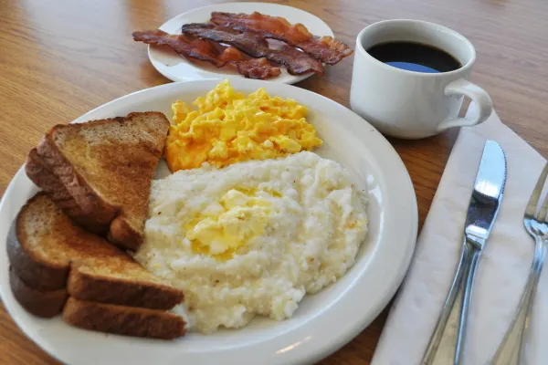 Huskers Cafe (Stone Mountain)