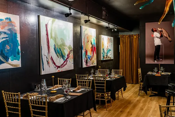 Hyde N Chic Restaurant