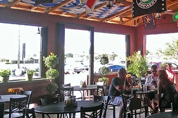 Ice House Pub