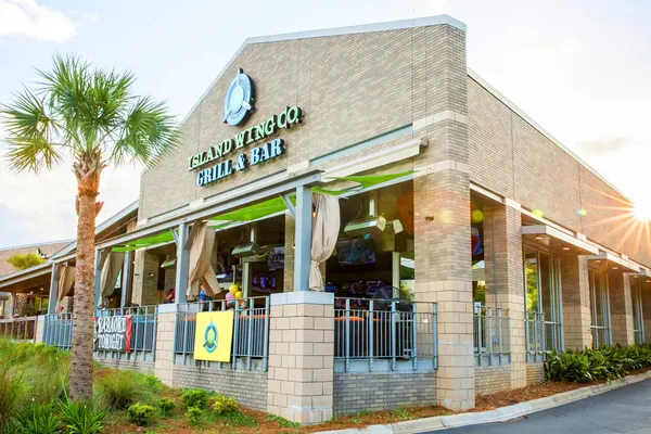 Island Wing Company Grill & Bar - Tallahassee
