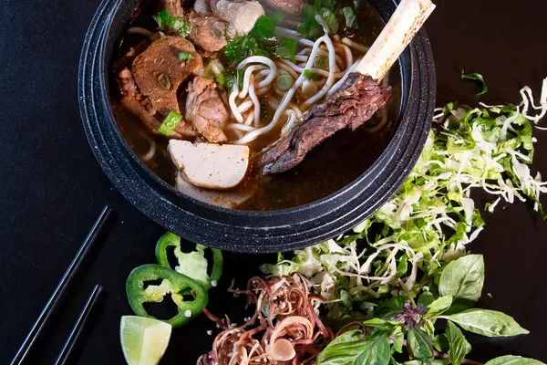 La V - Vietnamese Fusion