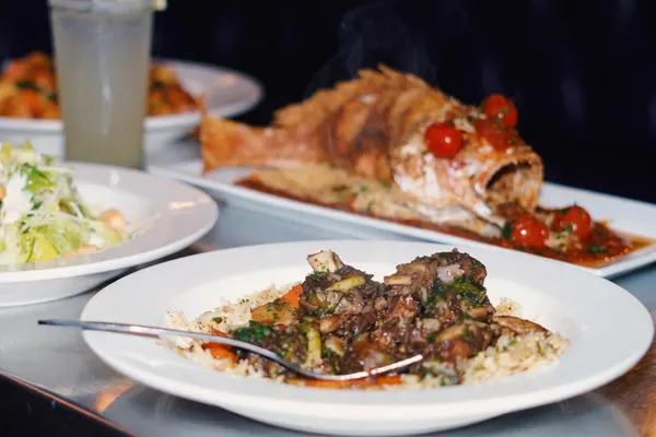 La Vie restaurant and lounge
