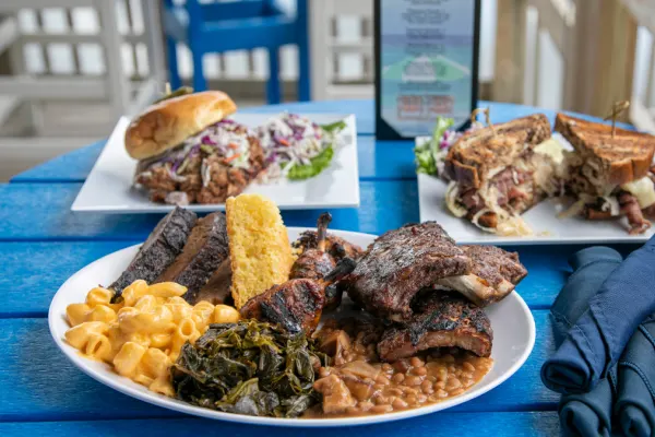 Lake House Bar & Grill