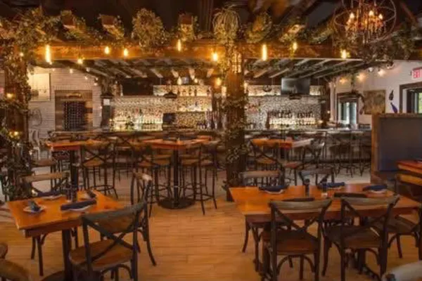Lipinski’s Tavern